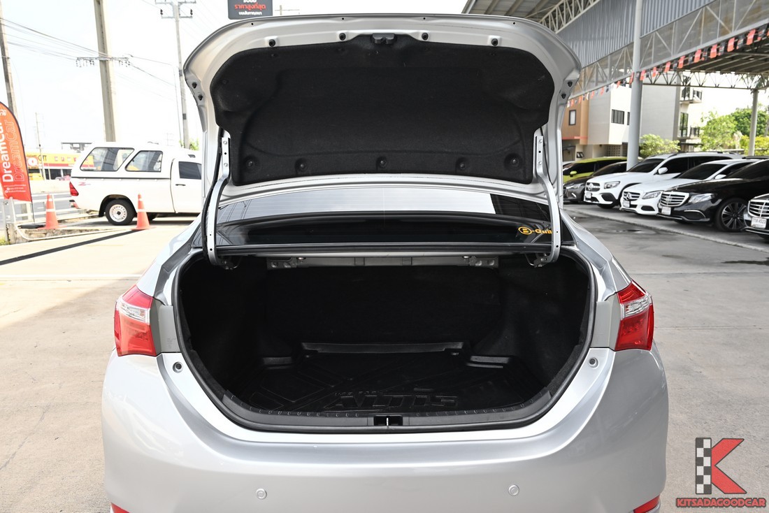 Toyota Corolla Altis 2014 มือสอง รายละเอียดตัวถังภาพที่ 6