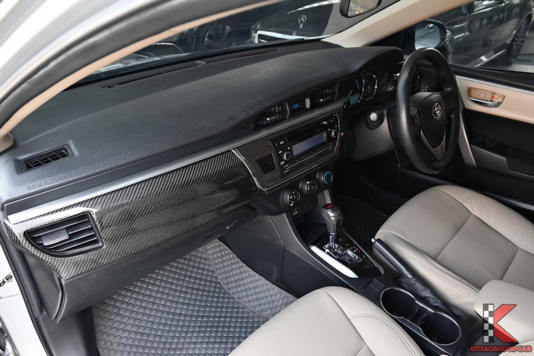 Toyota Corolla Altis 2014 มือสอง ห้องโดยสารภาพที่ 9