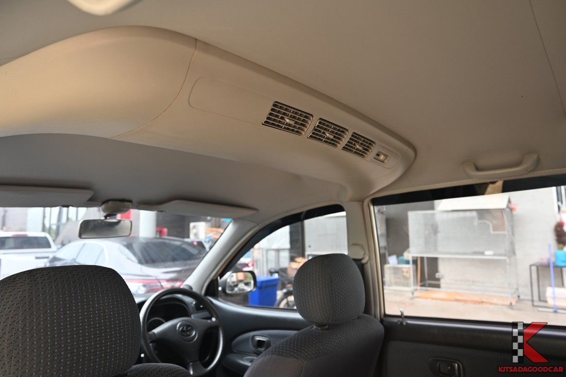 Toyota Avanza 2004 มือสอง ช่องแอร์ราวบนเพดาน