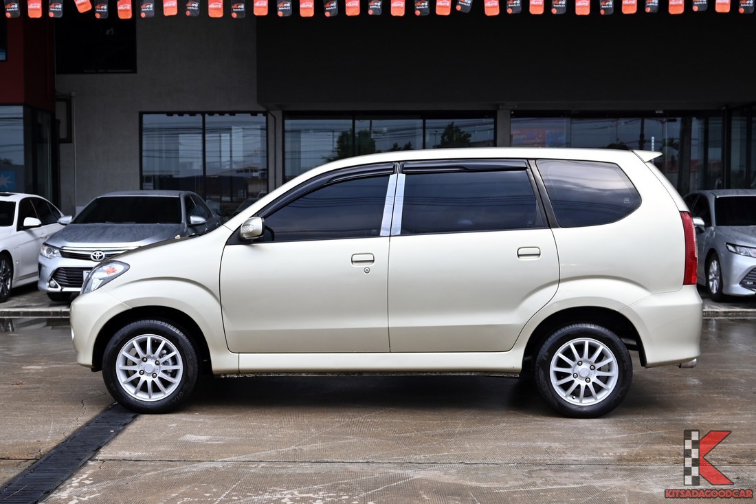 Toyota Avanza 2004 มือสอง ด้านข้างทั้งคัน