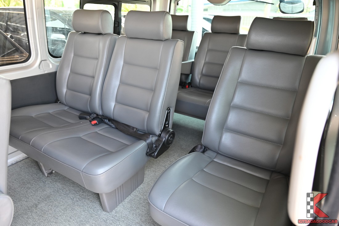 Toyota Commuter 3.0 D4D 2017 มือสอง เบาะโดยสาร (10)