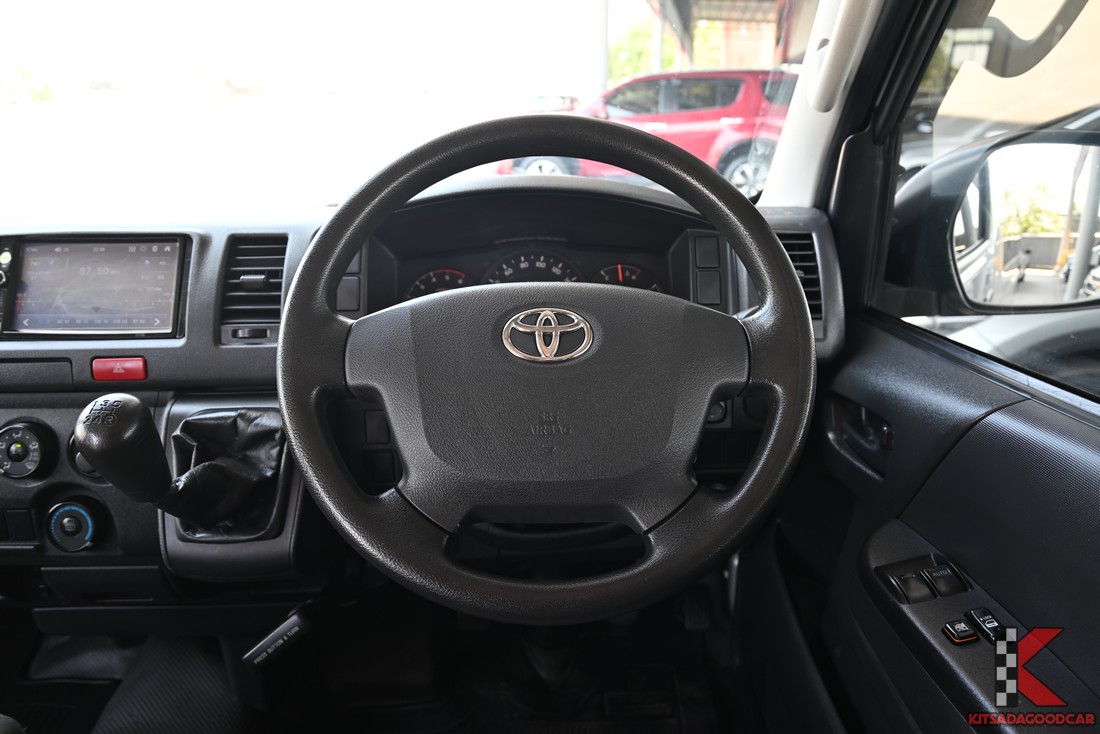 Toyota Commuter 3.0 D4D 2017 มือสอง พวงมาลัย/หน้าปัด (14)