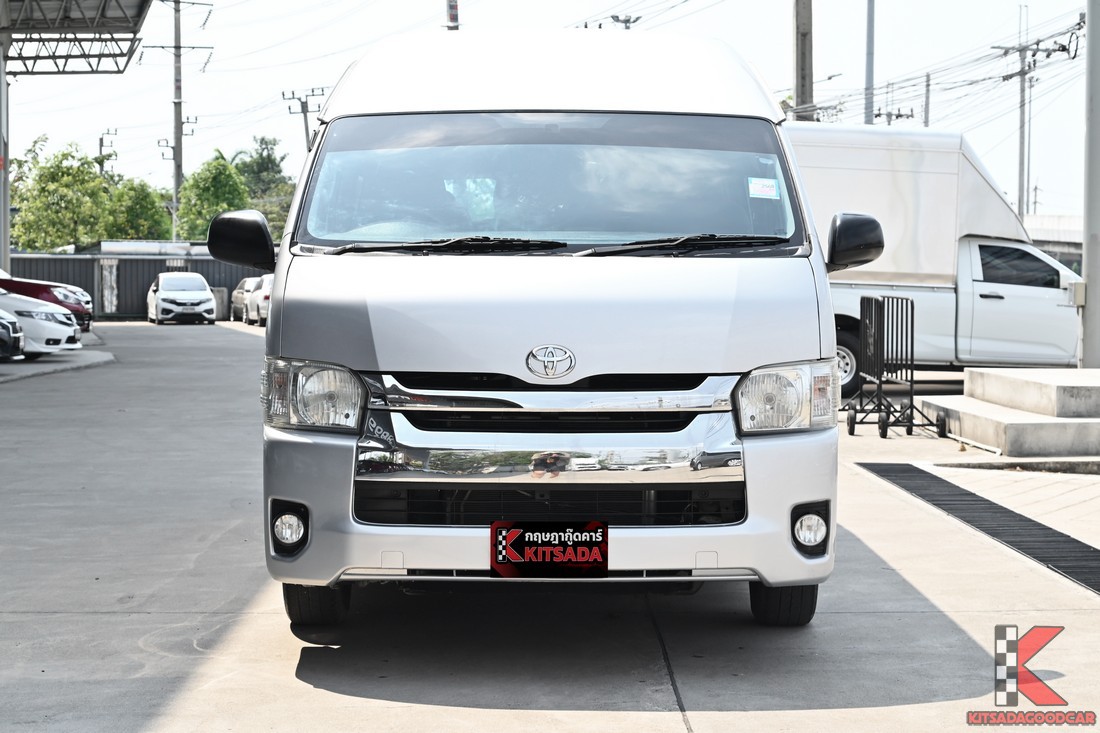 Toyota Commuter 3.0 D4D 2017 มือสอง ด้านหน้าตรง (2)