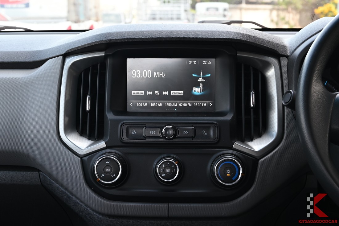 ปุ่มควบคุมแอร์และเครื่องเสียง ใกล้ชัด