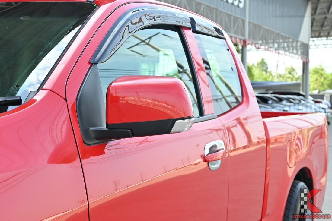 คอนโซลกลางและหน้าจอใกล้ ๆ