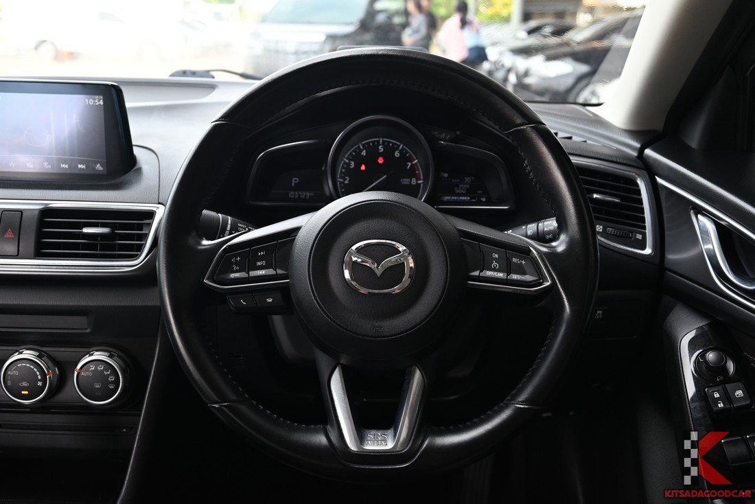 Mazda 3 2017 มือสอง พวงมาลัยมัลติฟังก์ชัน