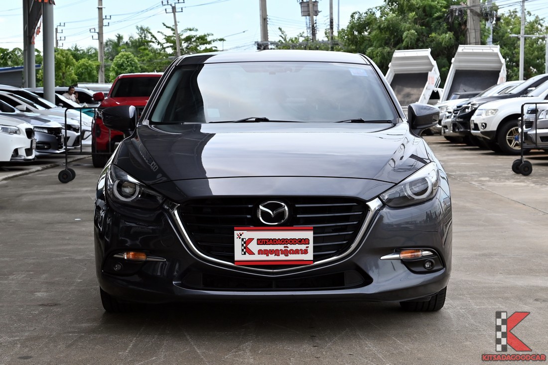 Mazda 3 2017 มือสอง มุมหน้าเต็มคัน