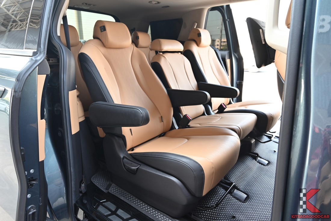 เบาะกัปตันแถวกลาง พร้อมที่วางแขน