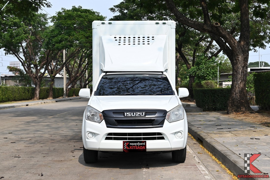 Isuzu D-MAX 2018 ด้านหน้าตรง พร้อมหัวตู้