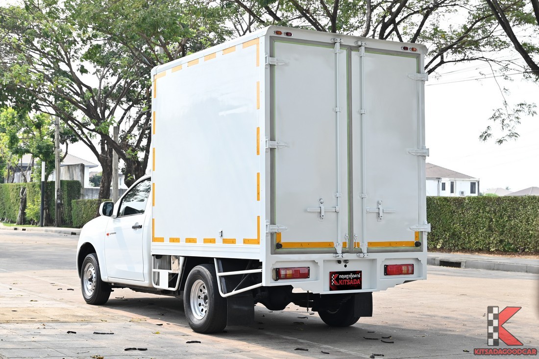 Isuzu D-MAX 2018 มุมหลังขวา ตู้ทึบสูง