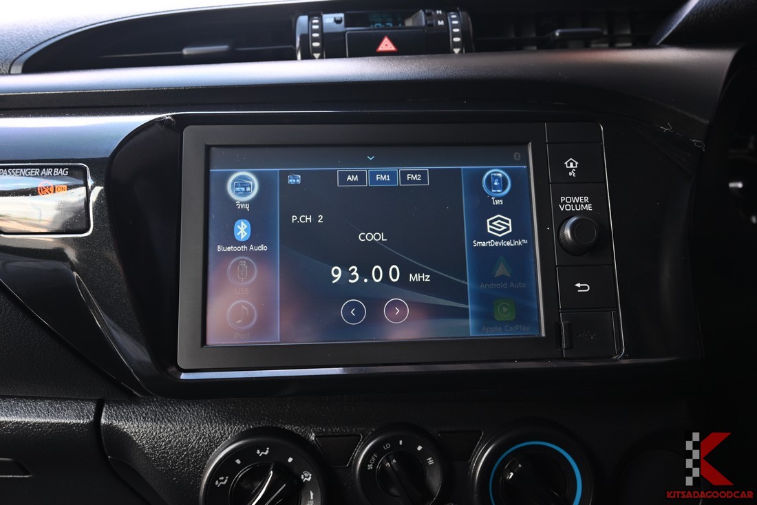 Toyota HILUX REVO ห้องโดยสารตอนหน้า