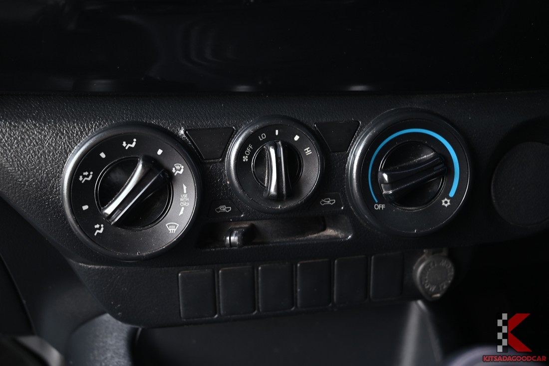 แผงปรับอากาศแบบหมุน 3 ปุ่ม