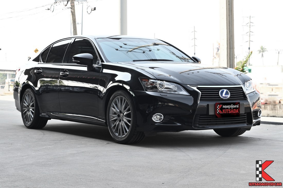 Lexus GS300h ปี 2014 สีดำ มุมเฉียงหน้า