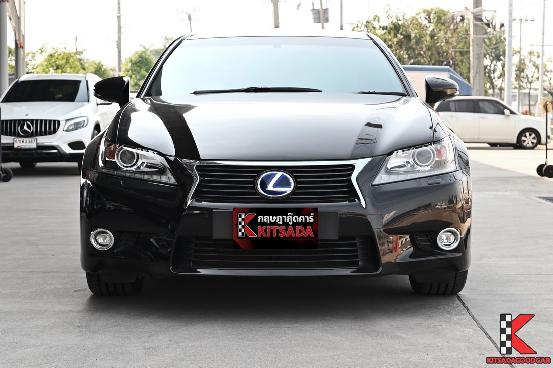 GS300h 2014 ด้านหน้าตรง สีดำ