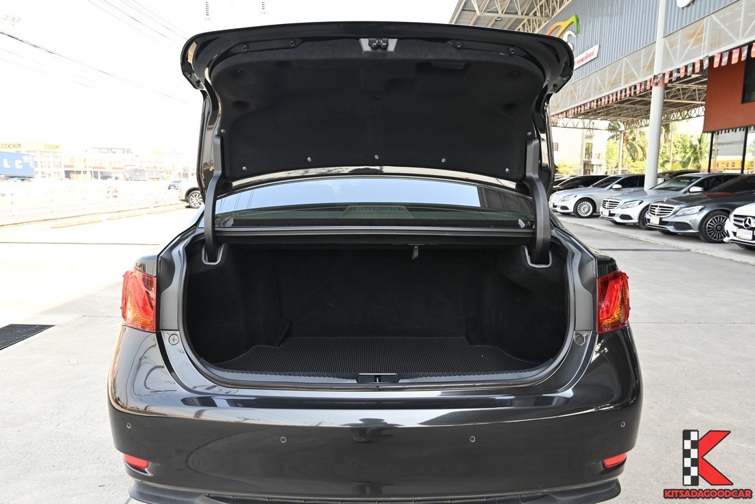 GS300h 2014 ห้องเก็บสัมภาระ