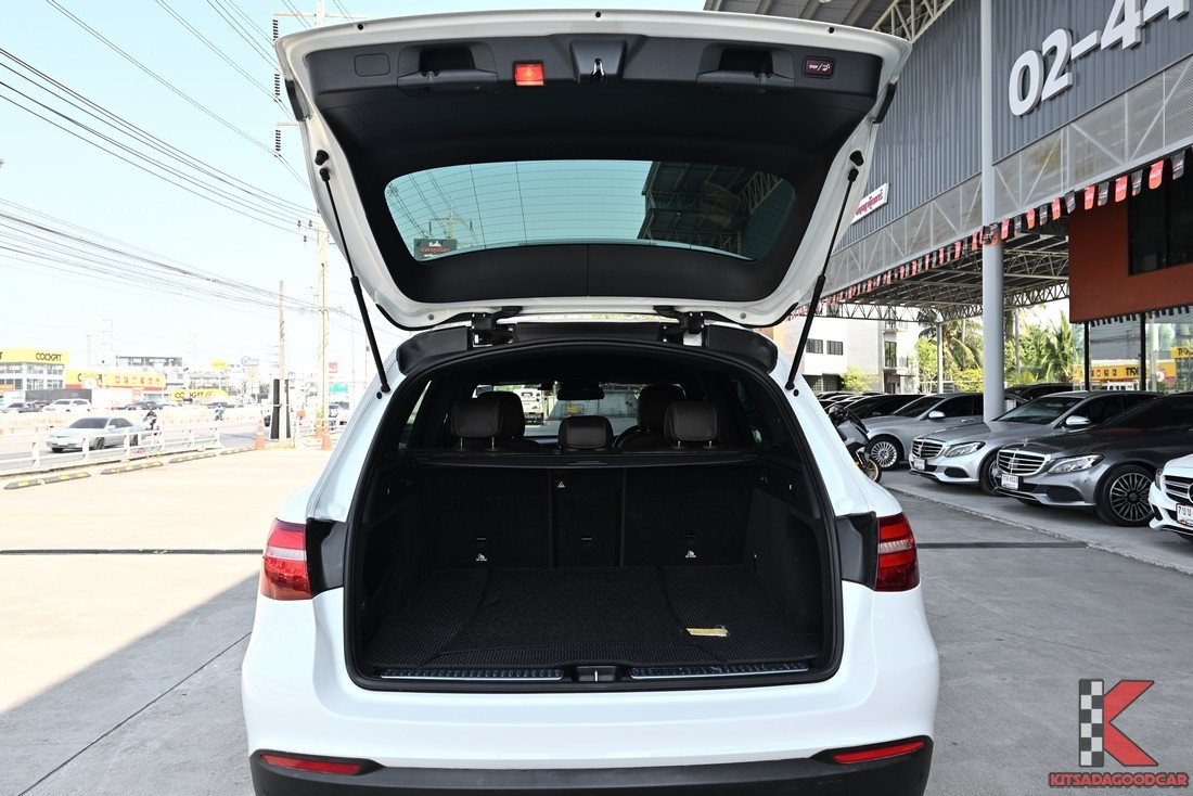 ฝาท้ายยกเปิด ห้องเก็บสัมภาระกว้าง