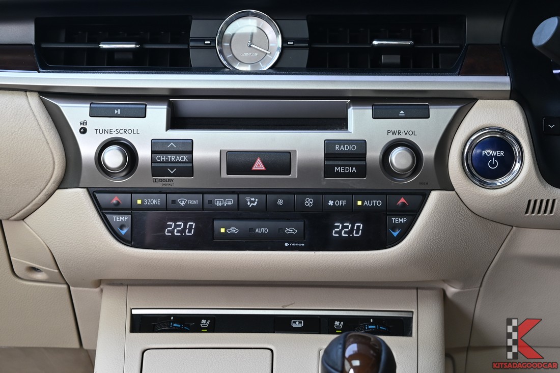 ES300h ปี 2014 ชุดควบคุมวิทยุและแอร์