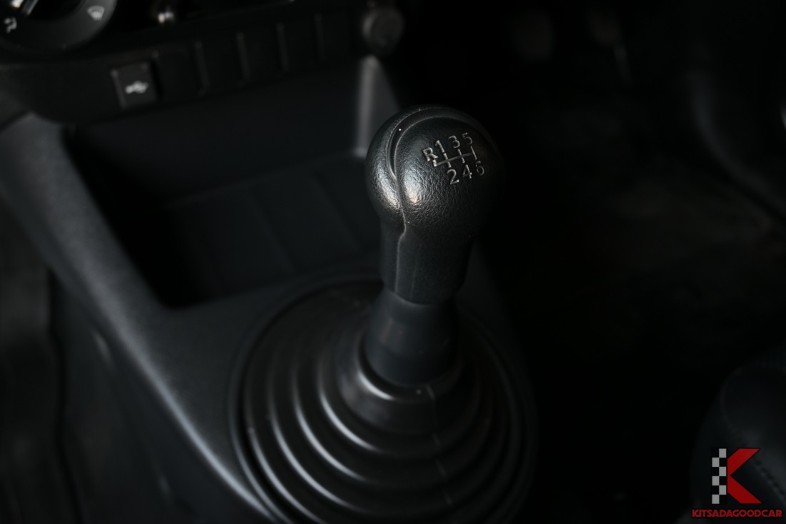 คันเกียร์ธรรมดา 6 จังหวะ