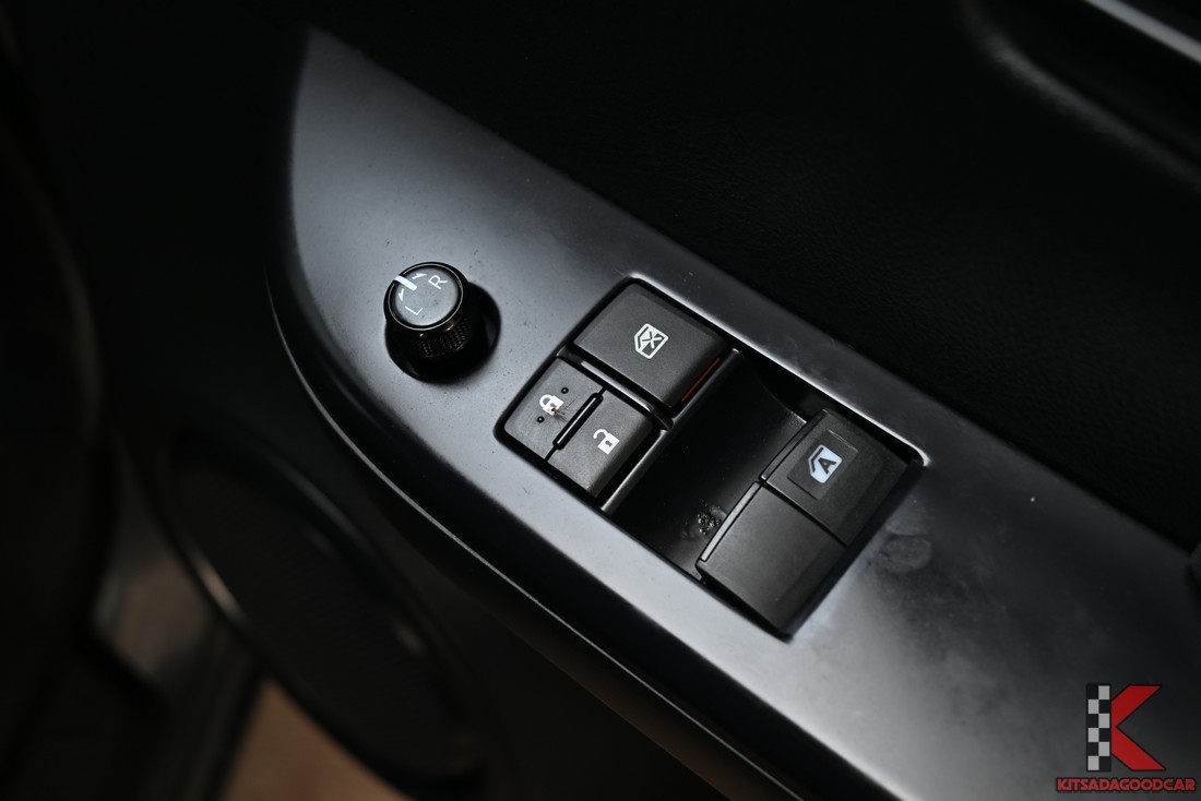 สวิตช์กระจกและกระจกมองข้างไฟฟ้า