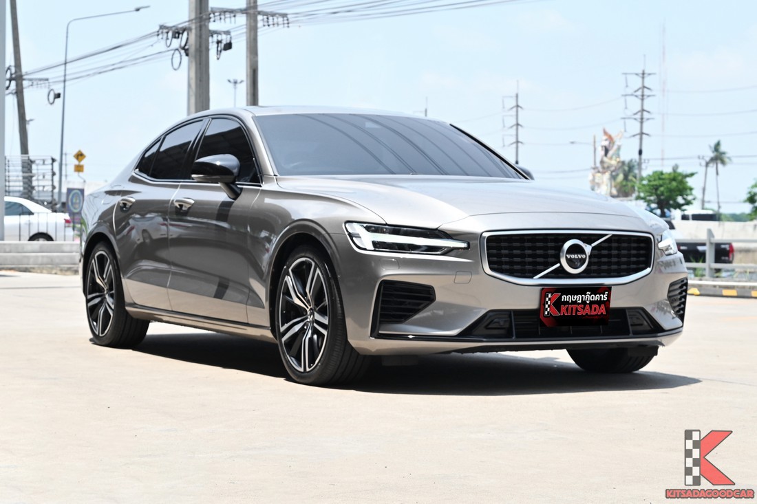 Volvo S60 T8 R-Design AWD ปี 2021 มือสอง มุมหน้าเฉียง