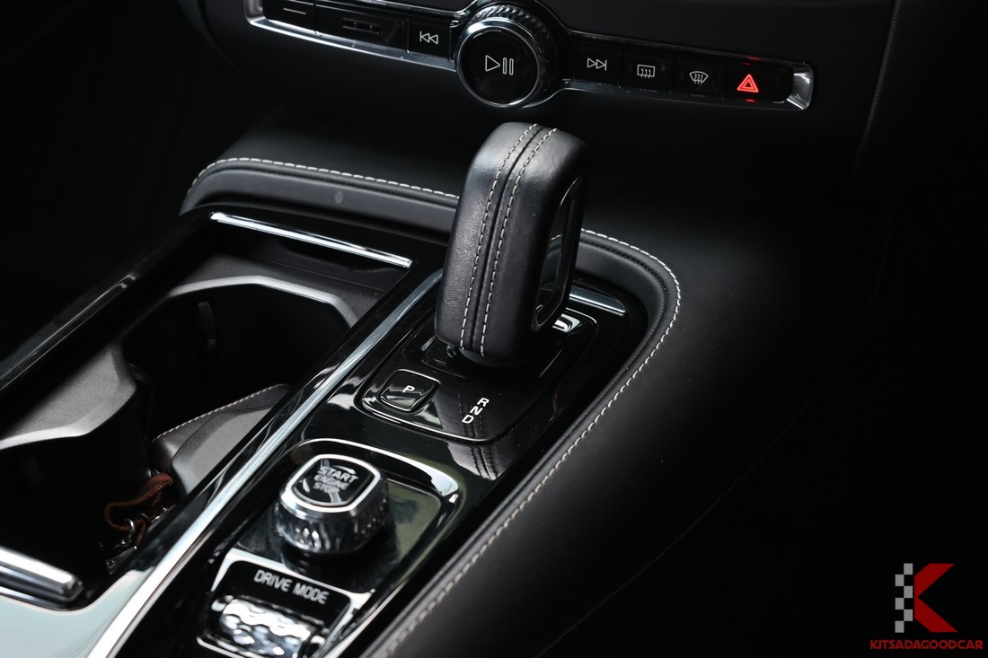 เบาะหลัง/พื้นที่ผู้โดยสาร (ตามรูป)