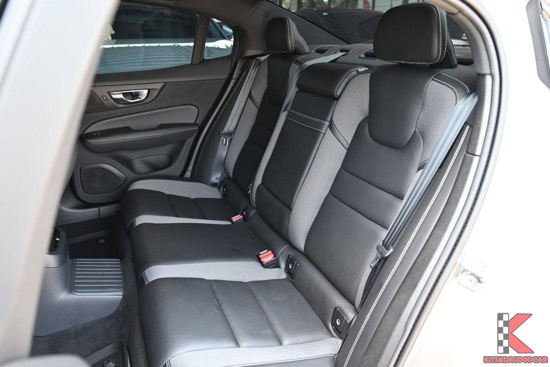 เอกสาร/Book Service/กุญแจสำรอง (ตามรูป)