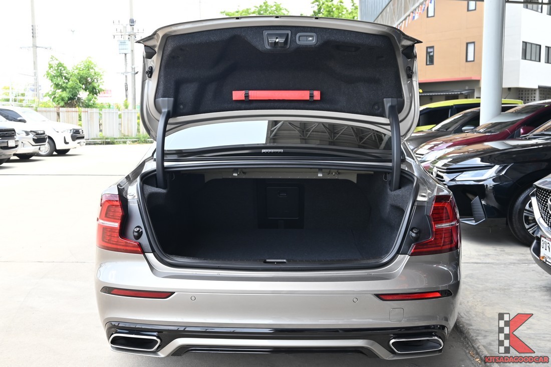 รายละเอียดชุดแต่ง R-Design (ตามรูป)