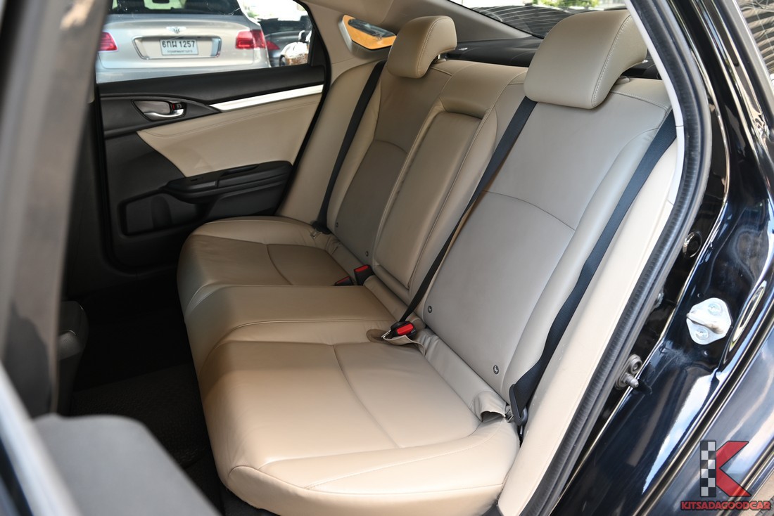 Honda CIVIC 1.8 FC EL ปี 2021 เบาะหลัง