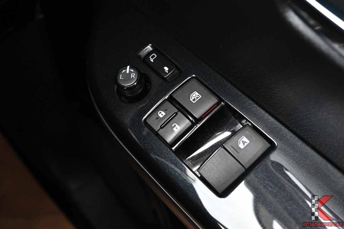 Toyota HILUX REVO กระจกไฟฟ้า