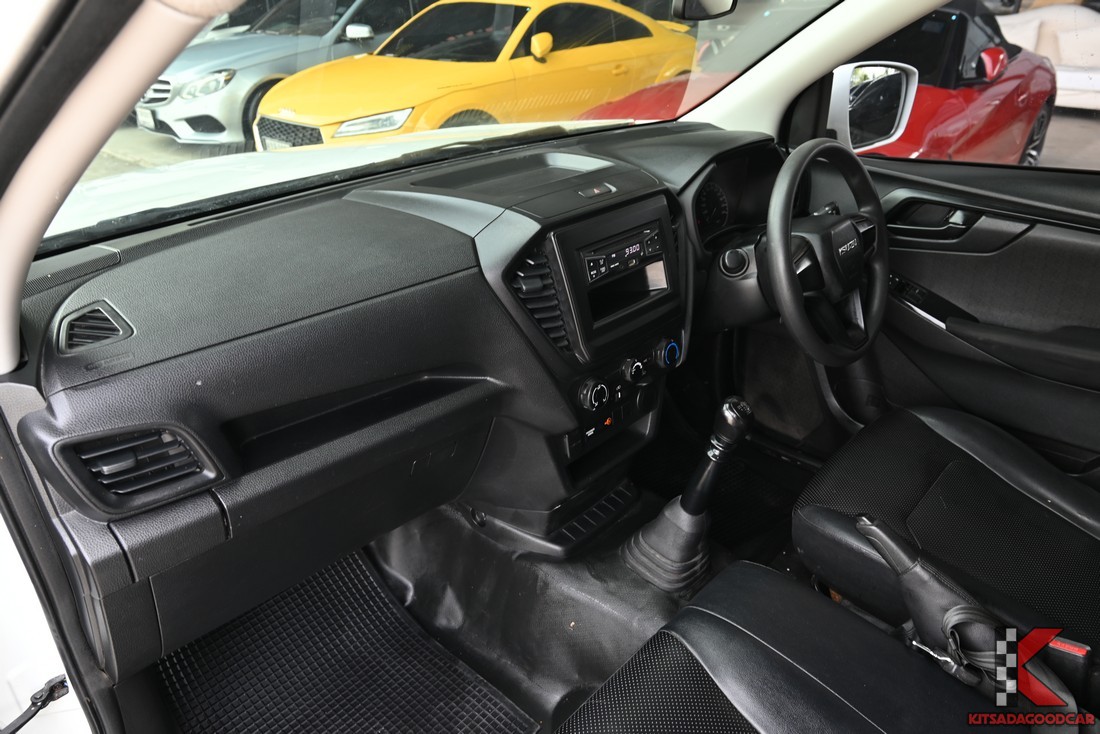 Isuzu D-MAX 1.9 Spark 2021 คอนโซลหน้าเกียร์ธรรมดา