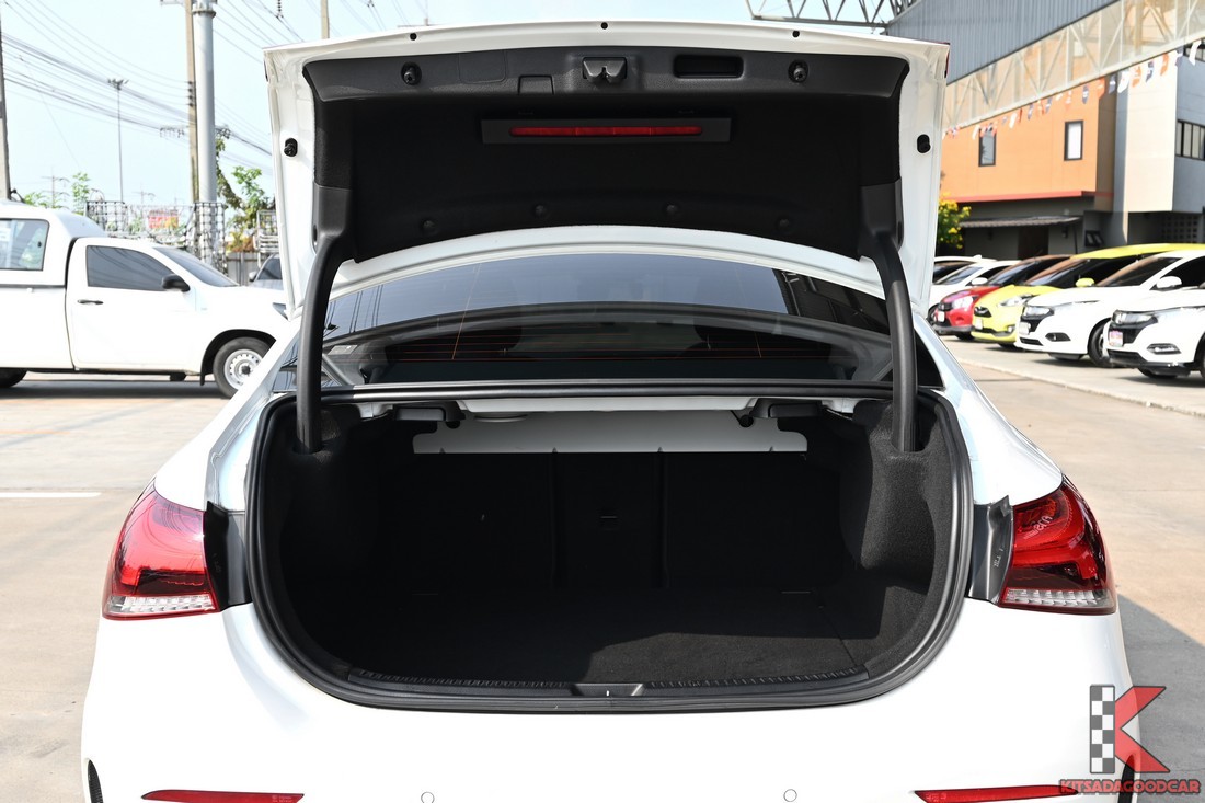 ห้องเก็บสัมภาระท้ายรถ A200