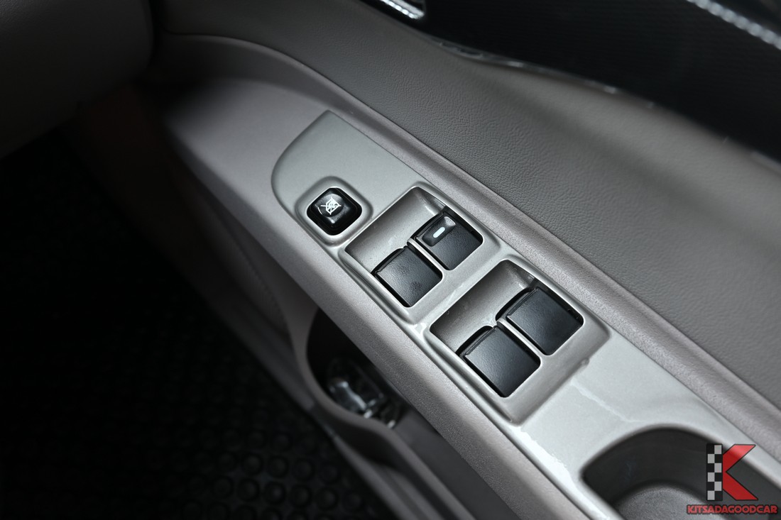 เบาะแถวสาม/พื้นที่ท้าย (ตามภาพ)