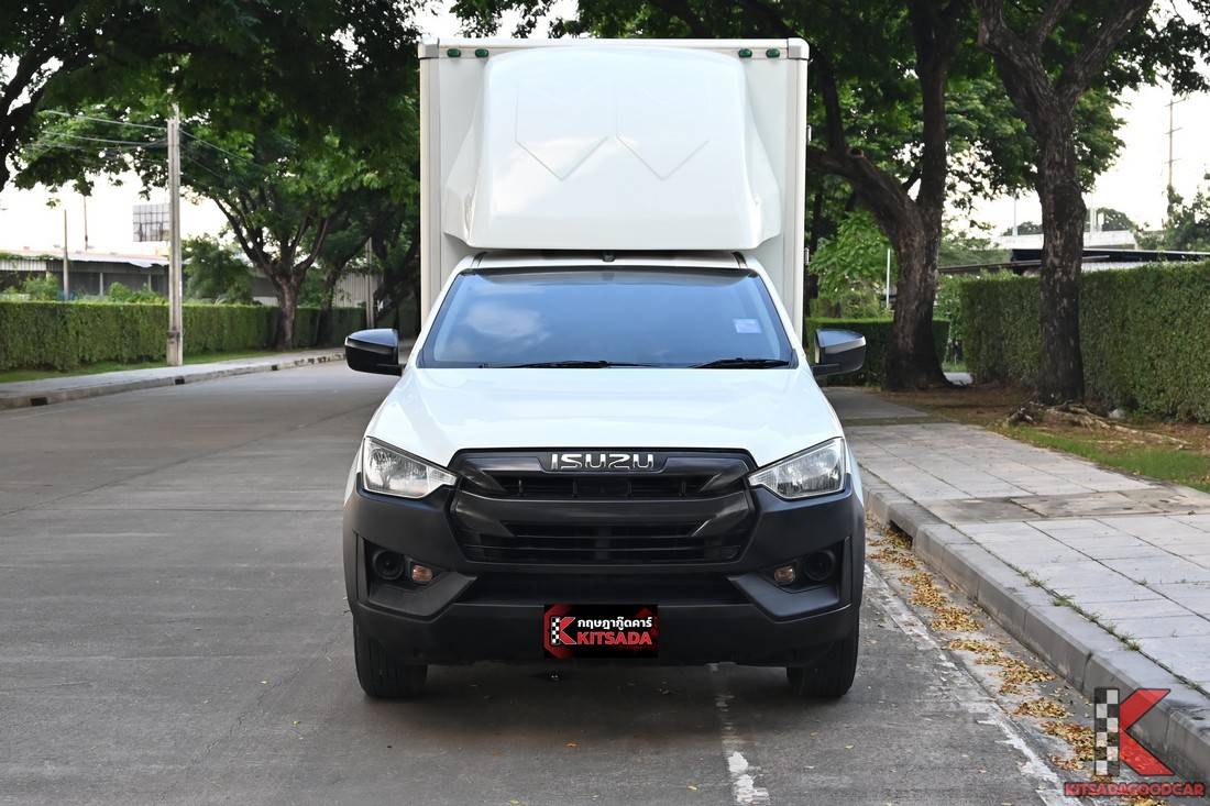 ด้านหน้าเต็มคัน Isuzu D-MAX ตู้ทึบ 2021