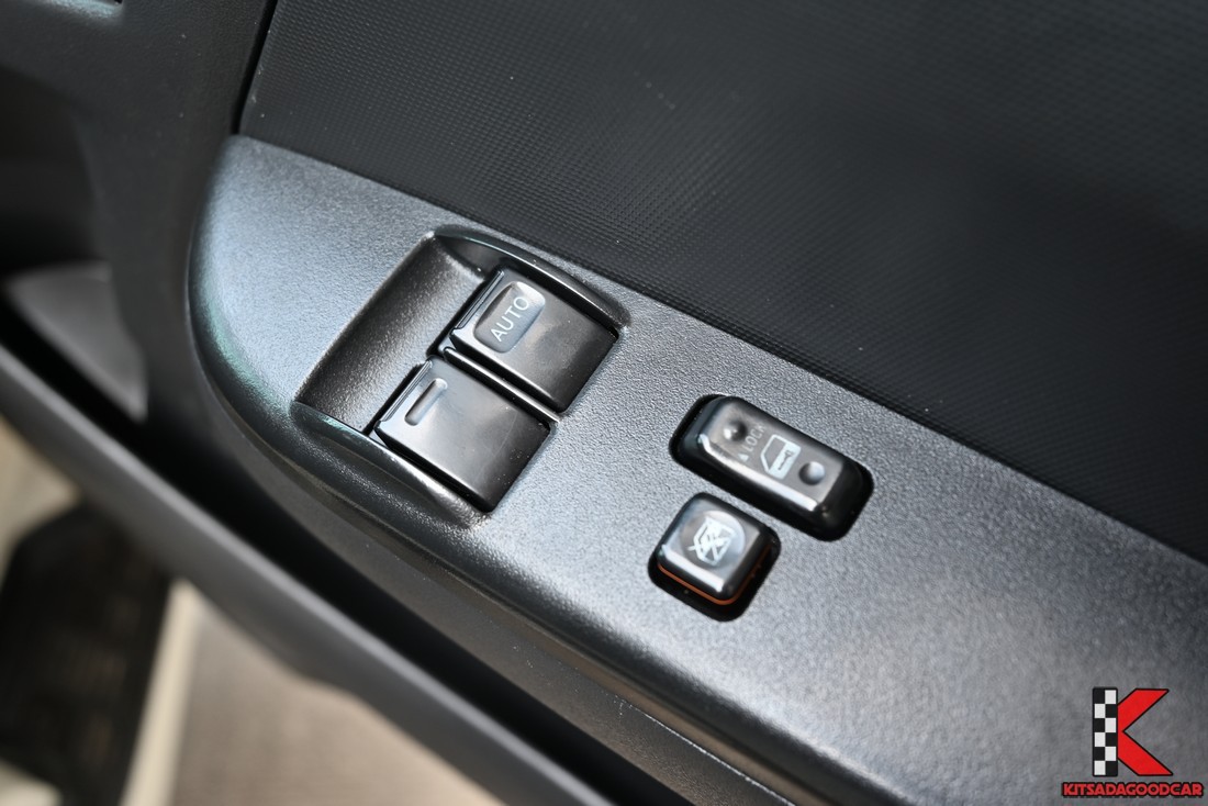 สวิตช์กระจกไฟฟ้า