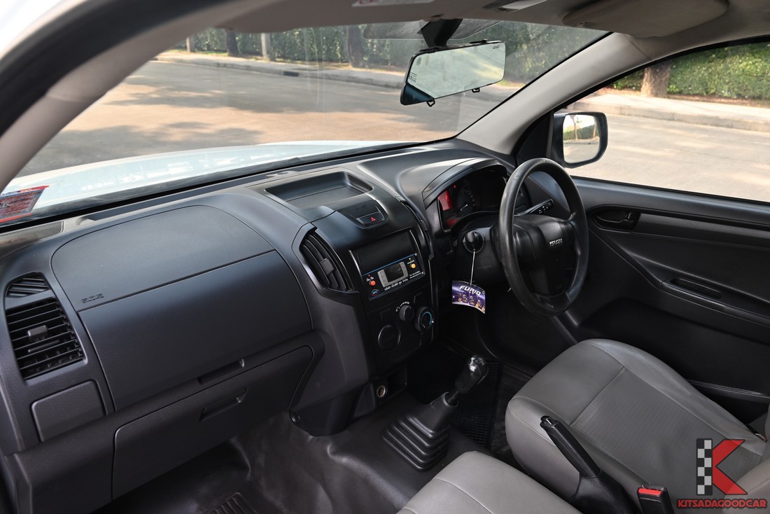 คอนโซลหน้าและแผงควบคุม Isuzu D-MAX Spark