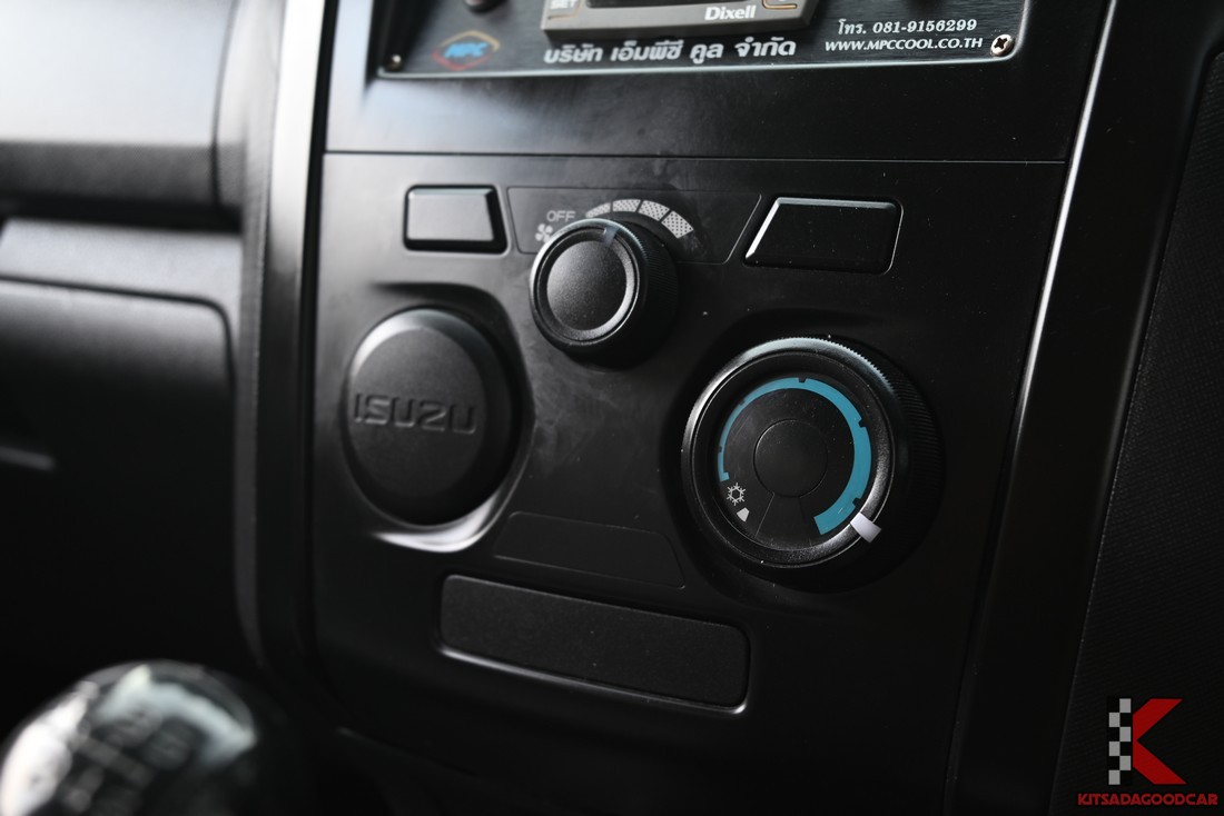 ปุ่มแอร์และสวิตช์ปรับความเย็น
