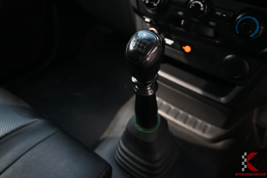 คันเกียร์ธรรมดา 6 สปีด