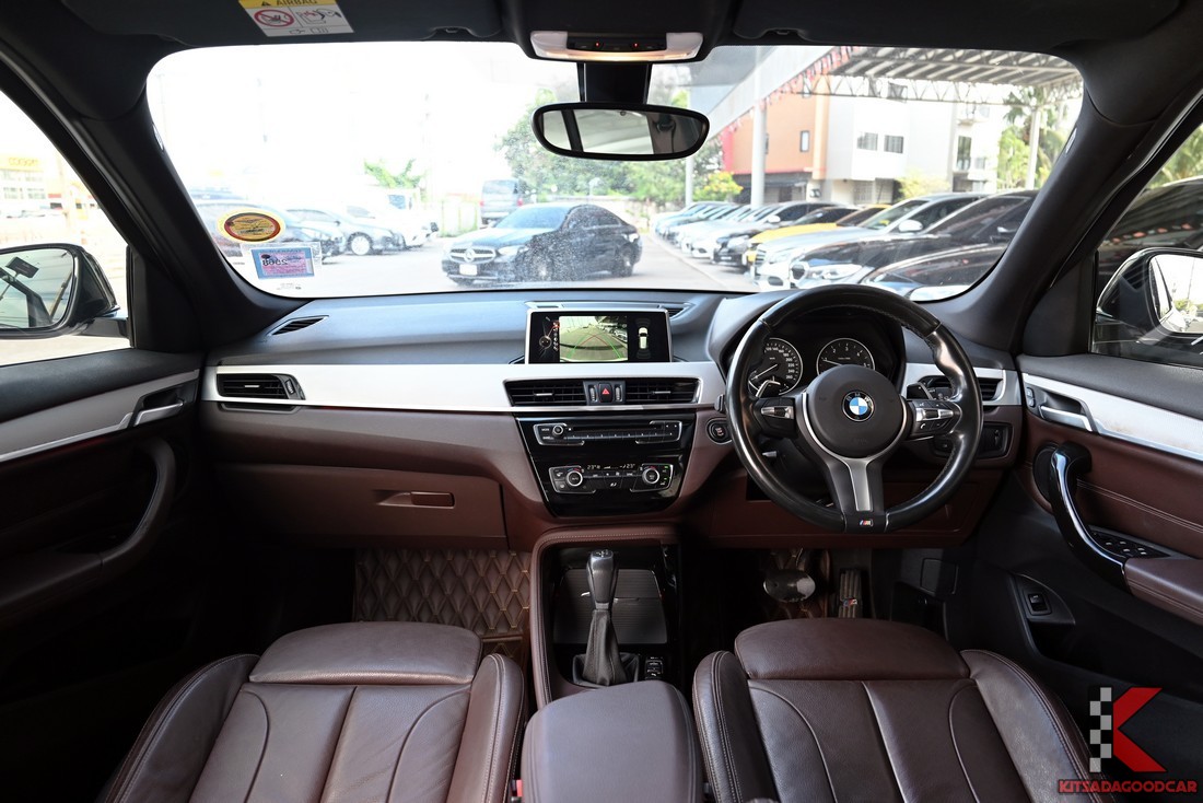 มุมมองจากคนขับ BMW X1 พร้อมจอกลาง