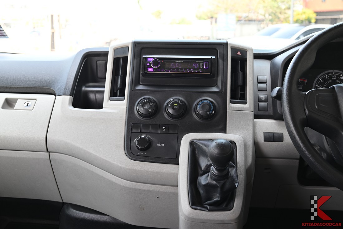 Hiace 2022 แผงคอนโซลกลาง