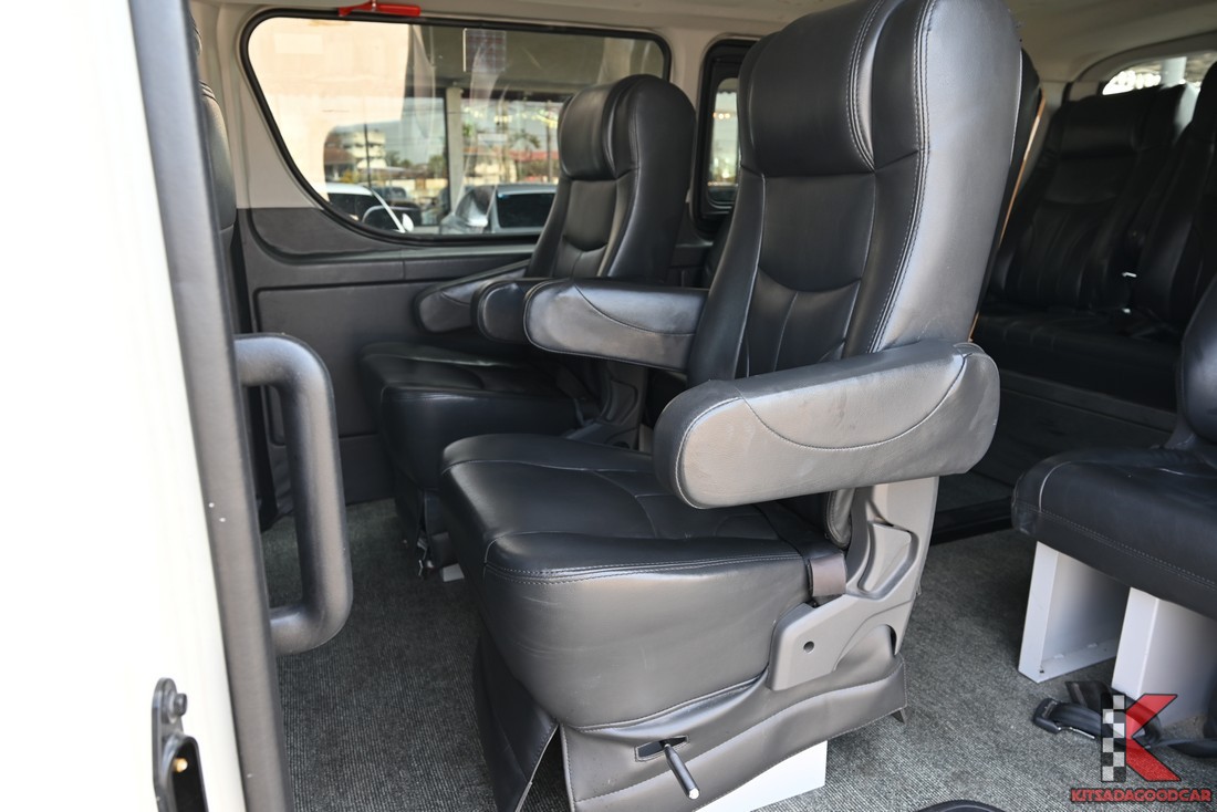 Hiace 2022 เบาะ VIP แถวกลาง