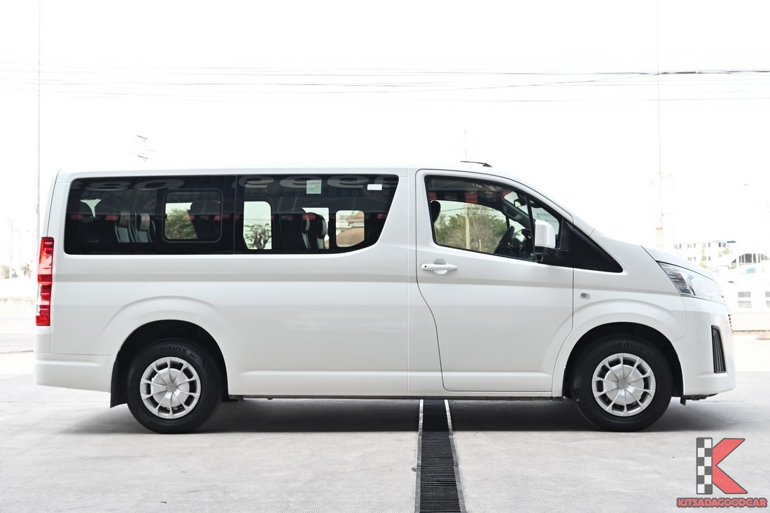 Hiace 2022 ด้านข้างเต็มคัน