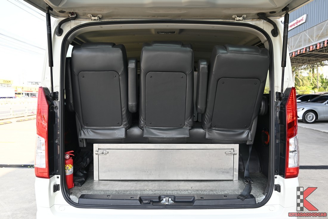 Hiace 2022 พื้นที่ท้าย/กล่องเก็บของ