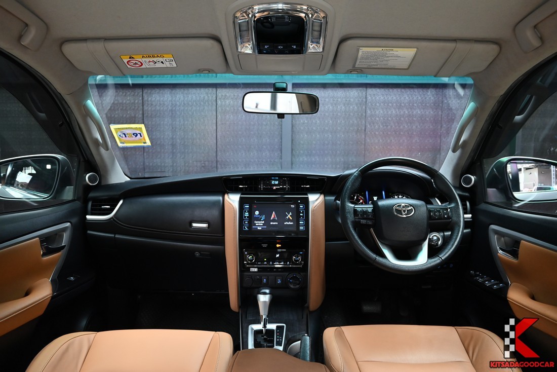 Toyota Fortuner 2.8 V 4WD 2016 มือสอง ฝาท้ายไฟฟ้า