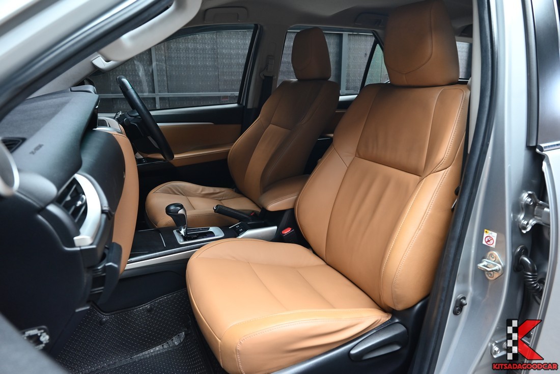 Toyota Fortuner 2.8 V 4WD 2016 มือสอง ล้ออัลลอย