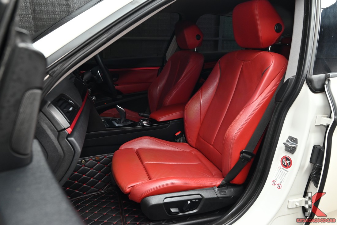 เบาะคู่หน้าไฟฟ้าสีแดง BMW 320d F34 ปี 2015