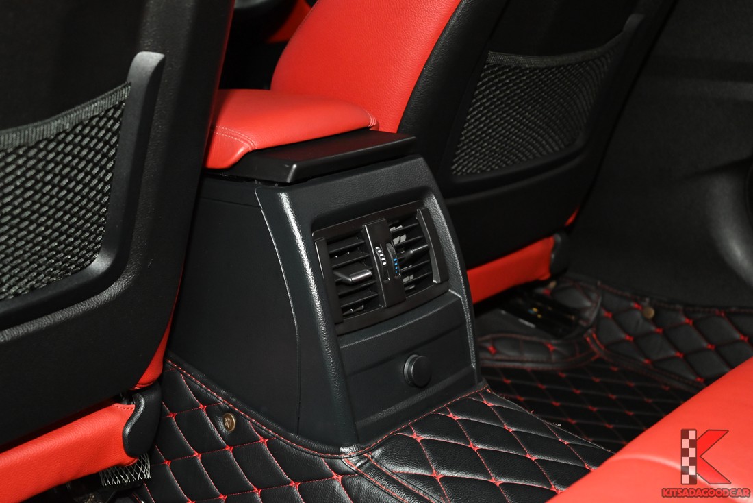 ช่องแอร์สำหรับผู้โดยสารตอนหลัง BMW 320d F34