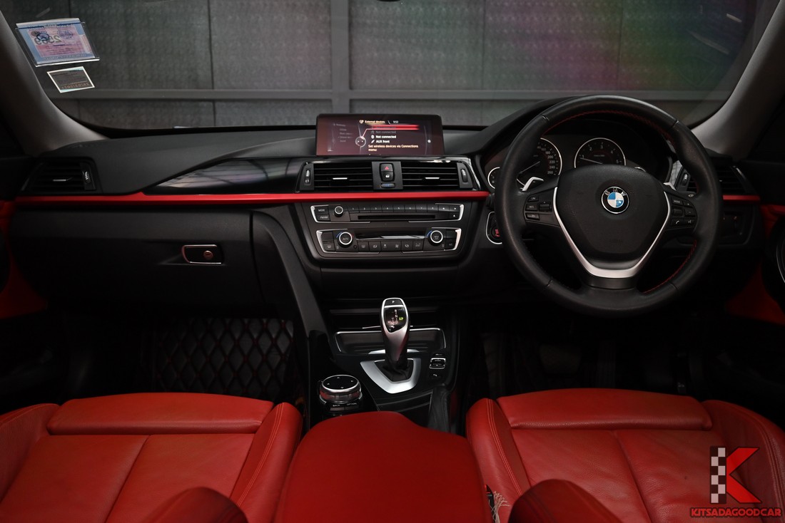 คอนโซลหน้าและห้องโดยสาร BMW 320d F34 GT Sport