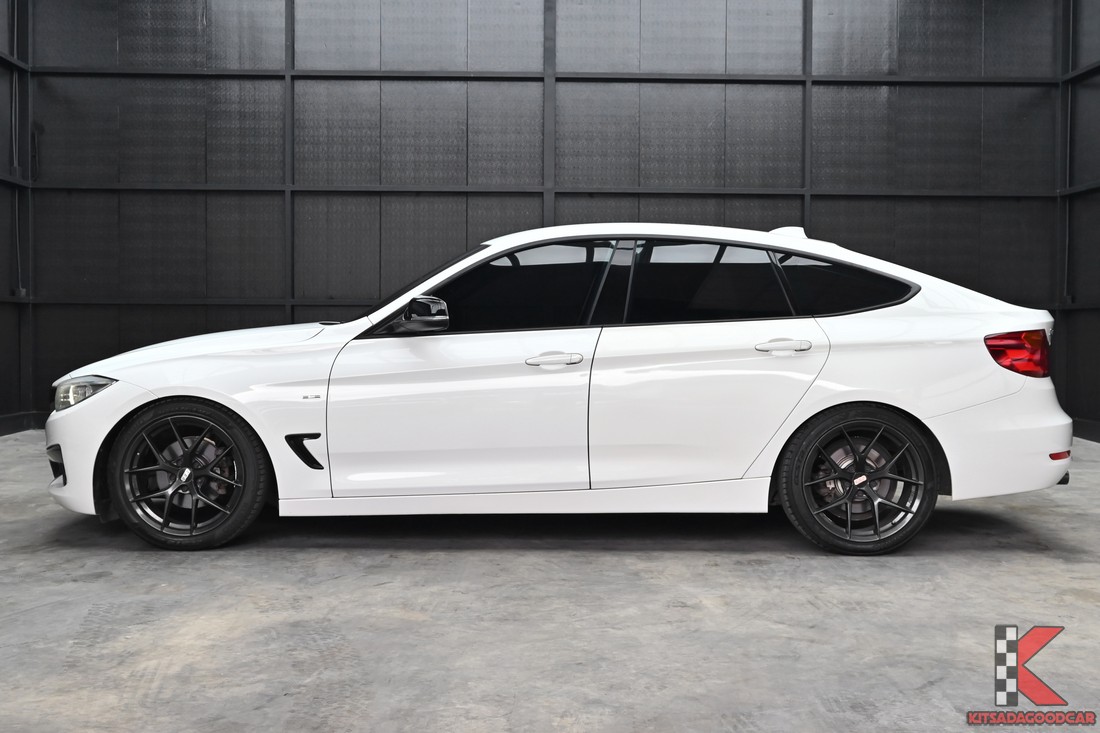 BMW 320d F34 GT Sport ปี 2015 สีขาว มุมด้านข้าง