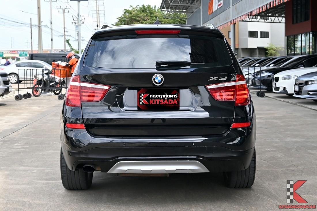 ด้านท้าย BMW X3 F25 2015