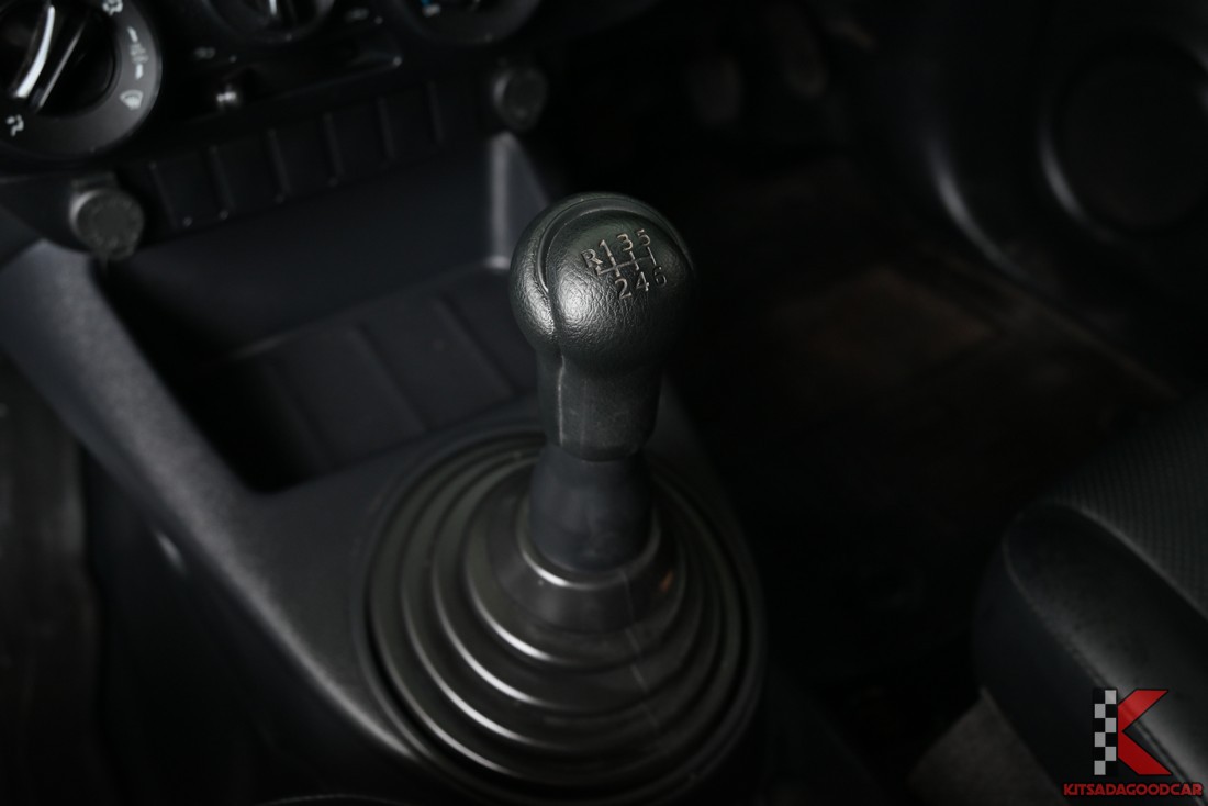 คันเกียร์ธรรมดา 6 จังหวะ Hilux Revo